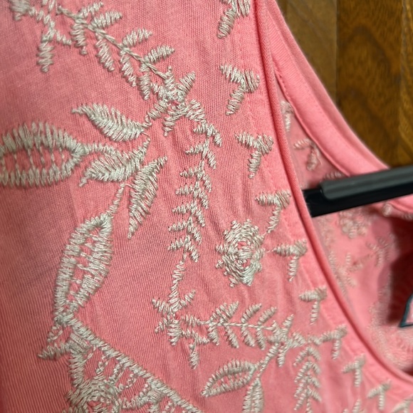 Johnny Was Makana Everyday Tee - Picture 8 of 11